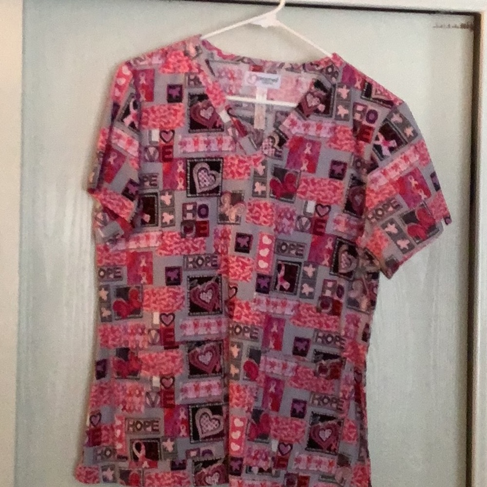 Peaches women’s scrub top